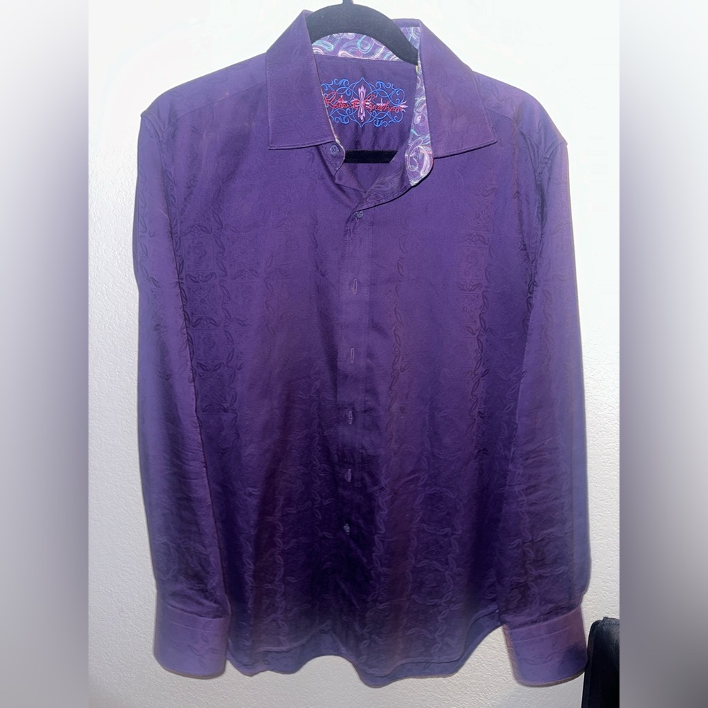 Robert Graham Button Down. Worn a few times. Great condition. Size M